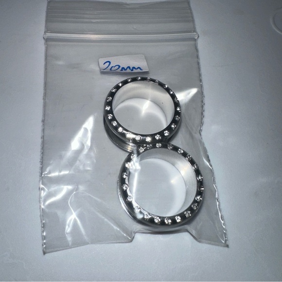 New 20 mm Ear Plugs piercings Earrings lobes never worn - Picture 2 of 6